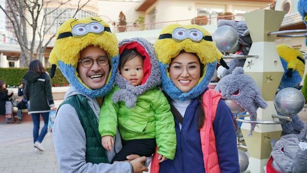 Foto Liburan Seru Ala Selebriti, Mana Favorit Bunda? 