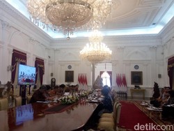 Pimpin Rapat Kabinet, Jokowi: Kok Kita Nggak Bisa Lari Cepat?