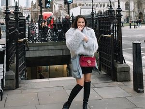 Foto: 10 Gaya Kece Pevita Pearce Saat Liburan ke London