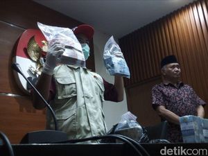 KPK Segel 8 Mobil Bupati HST Kalsel, dari Rubicon hingga Cadillac