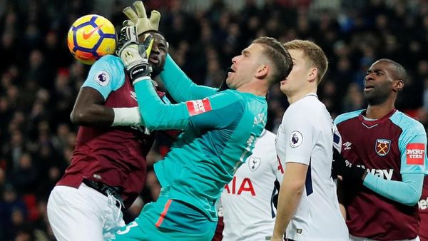 Dua Gol Spektakuler Warnai Spurs vs West Ham di Wembley