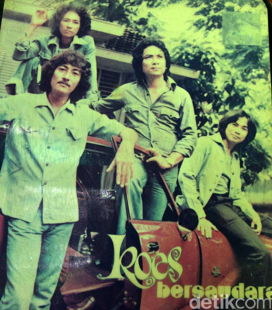 Makna lagu Andaikan Kau Kembali Kenang-kenangan Foto Koes Plus Milik Yon Koeswoyo