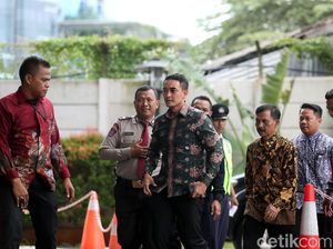 Rumah Dinasnya Digeledah, Zumi Zola Hormati KPK Rumah Dinasnya Digeledah, Zumi Zola Hormati KPK
