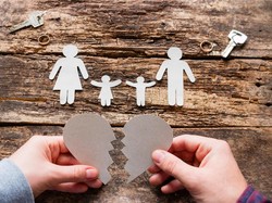 Ketika Anak Menghadapi Perceraian Orang Tuanya