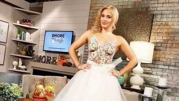 Kamu Nggak Akan Nyangka, 12 Wanita Ini Sebenarnya Pose Tanpa Busana