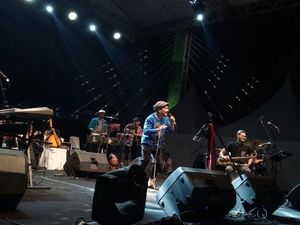 Kebanggaan Tompi Tampil Bareng Tiga Idolanya