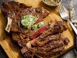 Cegah Keracunan Makanan dengan Menghindari 8 Makanan Ini