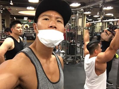 Foto: Lengan dan Kaki Kekar Kim Jong Kook Running Man