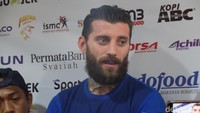 Sementara itu, Persib menjadi klub pertama Bojan Malisic di Indonesia. Sebelumnya dia sudah merasakan atmosfer sepakbola Asia saat bermain di Liga Uzbekistan, Filipina, dan Hongkong. (Mochamad Solehudin/detikSport)