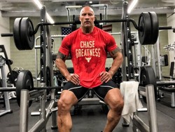 Tetap Olahraga Saat Syuting, The Rock Selalu Bawa Gym Sendiri