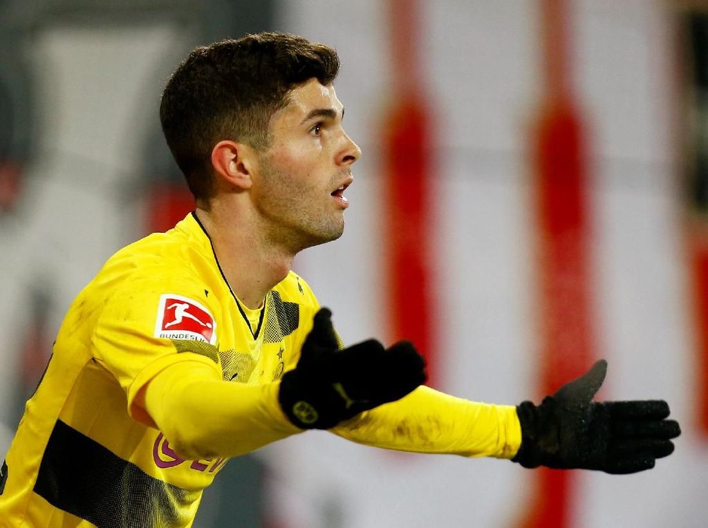 Pulisic Dikaitkan dengan Tim-Tim Premier League, Sang Ayah: Itu Omong Kosong Pulisic Dikaitkan dengan Tim-Tim Premier League, Sang Ayah: Itu Omong Kosong