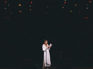 Terjemahan Buku Puisi Rupi Kaur Milk and Honey Terbit di Indonesia Terjemahan Buku Puisi Rupi Kaur Milk and Honey Terbit di Indonesia