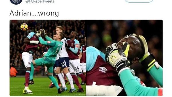 Salah Tangkap Kepala Teman, Kiper West Ham Ditertawakan Netizen
