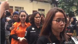 Senyum Jennifer Dunn Sebelum Dibui di Polda Metro