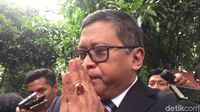 Foto: Tangis Pecah Sekjen PDIP Saat Bicara Mundurnya Azwar Anas