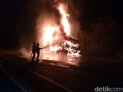 Penyebab Truk BBM Terbakar di Tol Cikampek karena Pecah Ban