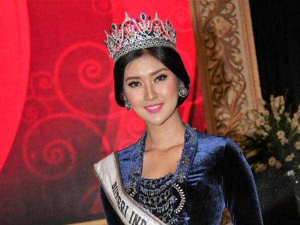 Foto: Cantik dan Anggun Para Puteri Indonesia dengan Sanggul Jawa