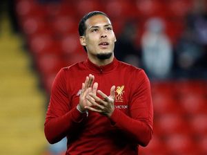Sudah Latihan, Van Dijk dan Henderson Main Lawan Swansea?