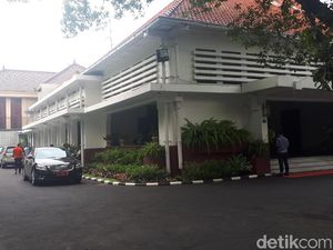 Usai Anas Mundur dari Bacawagub, Djarot Temui Risma