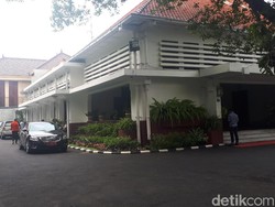 Usai Anas Mundur dari Bacawagub, Djarot Temui Risma