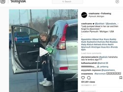 Kelakuan Emak-emak Zaman Now, Lupa Lepas Selang Usai Isi BBM