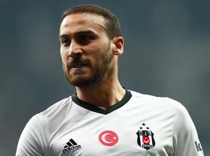 Everton Boyong Cenk Tosun dari Besiktas