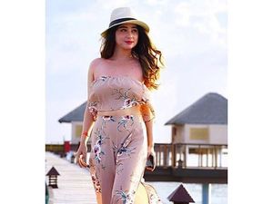 Senyum Meldi Saat Polisikan Dewi Persik