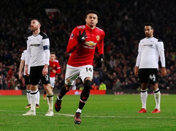 Jesse Lingard mencetak gol pertama MU (Jason Cairnduff/Action Images via Reuters) Jesse Lingard mencetak gol pertama MU (Jason Cairnduff/Action Images via Reuters)