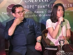Seriusnya Fadli Zon Nonton Putrinya Nyanyi di Peluncuran Lagu