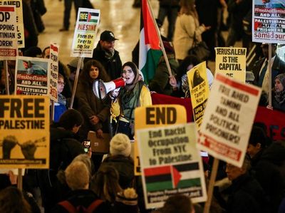 Foto: Demo Warga AS Tuntut ABG Palestina Penampar Tentara Israel Bebas