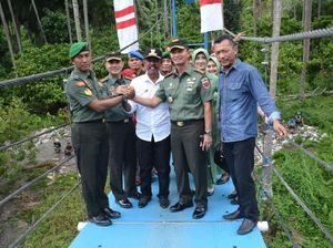 Jembatan Serka Darwis Sudah Jadi, Warga Tak Lagi Terisolasi Jembatan Serka Darwis Sudah Jadi, Warga Tak Lagi Terisolasi