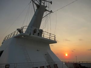Sunrise di Kapal Pesiar yang Bikin Rindu