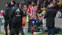 Rekan setim Costa, Lucas Hernandez, menyebut Costa masih terbiasa dengan aturan di Inggris. Foto: Denis Doyle/Getty Images