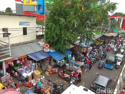 Pasar Gembrong Digusur, Sandi: Tidak akan Mematikan Pedagang