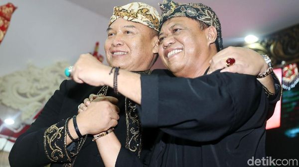 Salam Komando TB Hasanuddin-Anton Charliyan yang Diusung PDIP