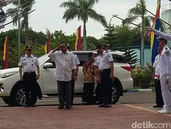 Hari Libur, Budi Karya Kunjungi STIP Marunda