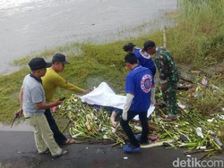 Dua Mayat Ditemukan Mengapung di Dam Karet Sungai Brantas