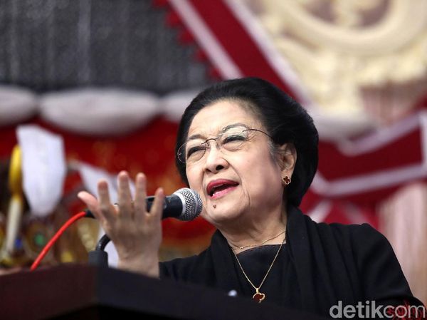 Meme Politik: Pro Kontra Jokowi Naikkan Pangkat Megawati