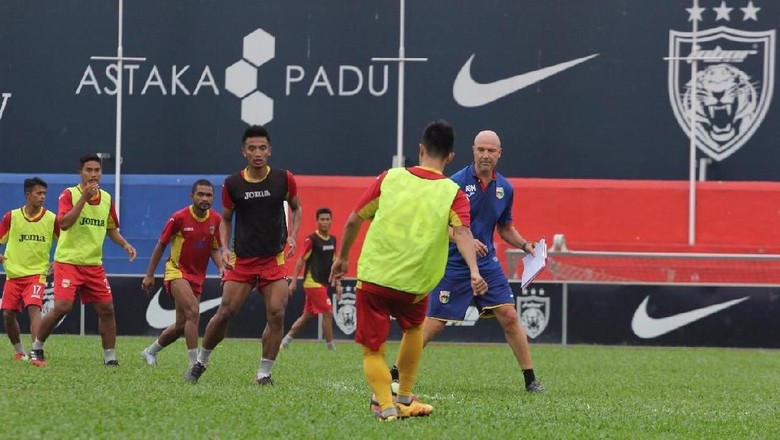 Harapan Mitra Kukar untuk Rodriguez dan Guthrie Harapan Mitra Kukar untuk Rodriguez dan Guthrie