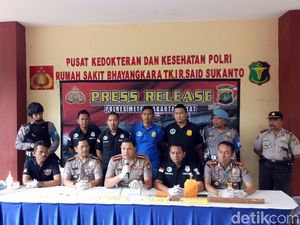 Pasutri Pengedar Narkoba dan Penganiaya Polisi Diringkus, Satu Ditembak Mati Pasutri Pengedar Narkoba dan Penganiaya Polisi Diringkus, Satu Ditembak Mati