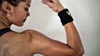 Masih Ingat Vanilla Eks 7 Icons? Kini Jadi Hot Mama yang Rajin Workout!