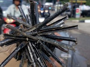 Bahaya Ranjau Payung, Ban Tubeless Hingga Mobil Juga Dibuat Bocor