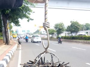 Ini Jalanan Jakarta Paling Rawan Ranjau Paku Ini Jalanan Jakarta Paling Rawan Ranjau Paku