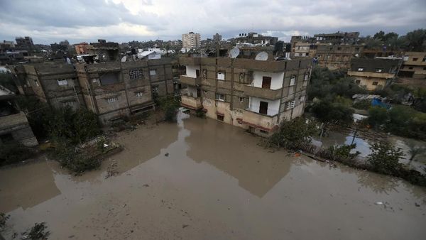 Foto: Warga Palestina Kebanjiran Akibat Hujan Deras