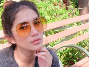 Sweet! Ussy Sulistiawaty Dapat Kado dari Tabungan Anak-anaknya