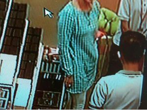 Viral! Perempuan Ini Tinju Pramuniaga di Karawang