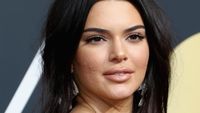 Nggak Ada Manusia Sempurna, Buktinya 10 Artis Ini Pernah Berjerawat Parah