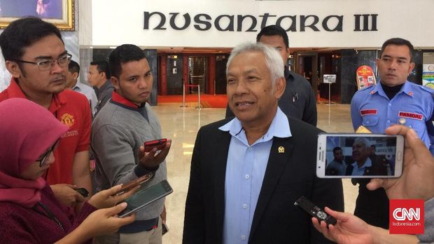 Wakil Ketua DPR Agus Hermanto, di gedung DPR, Jakarta, 8 Januari. Dia membantah soal pembahasan RUU Penyiaran yang tak sesuai prosedur.