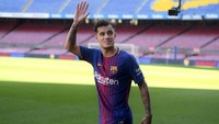 Philippe Coutinho jadi pembelian yang cukup menyita perhatian publik. Resistensi Liverpool selama dua tahun tak membuat Barcelona menyerah dan The Reds sampai harus membuat pernyataan resmi ke publik. Tapi, Liverpool melunak juga Januari lalu usai menerima tawaran 146 juta pound sterling dari Barca. (David Ramos/Getty Images)