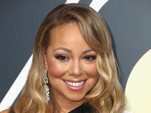Mariah Carey Seksi di Golden Globes Setelah Operasi Penurunan Berat Badan Mariah Carey Seksi di Golden Globes Setelah Operasi Penurunan Berat Badan